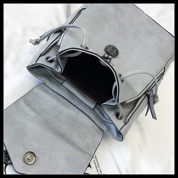 NEW CAMBRIDGE Bucket Backpack - Picture 8 of 8